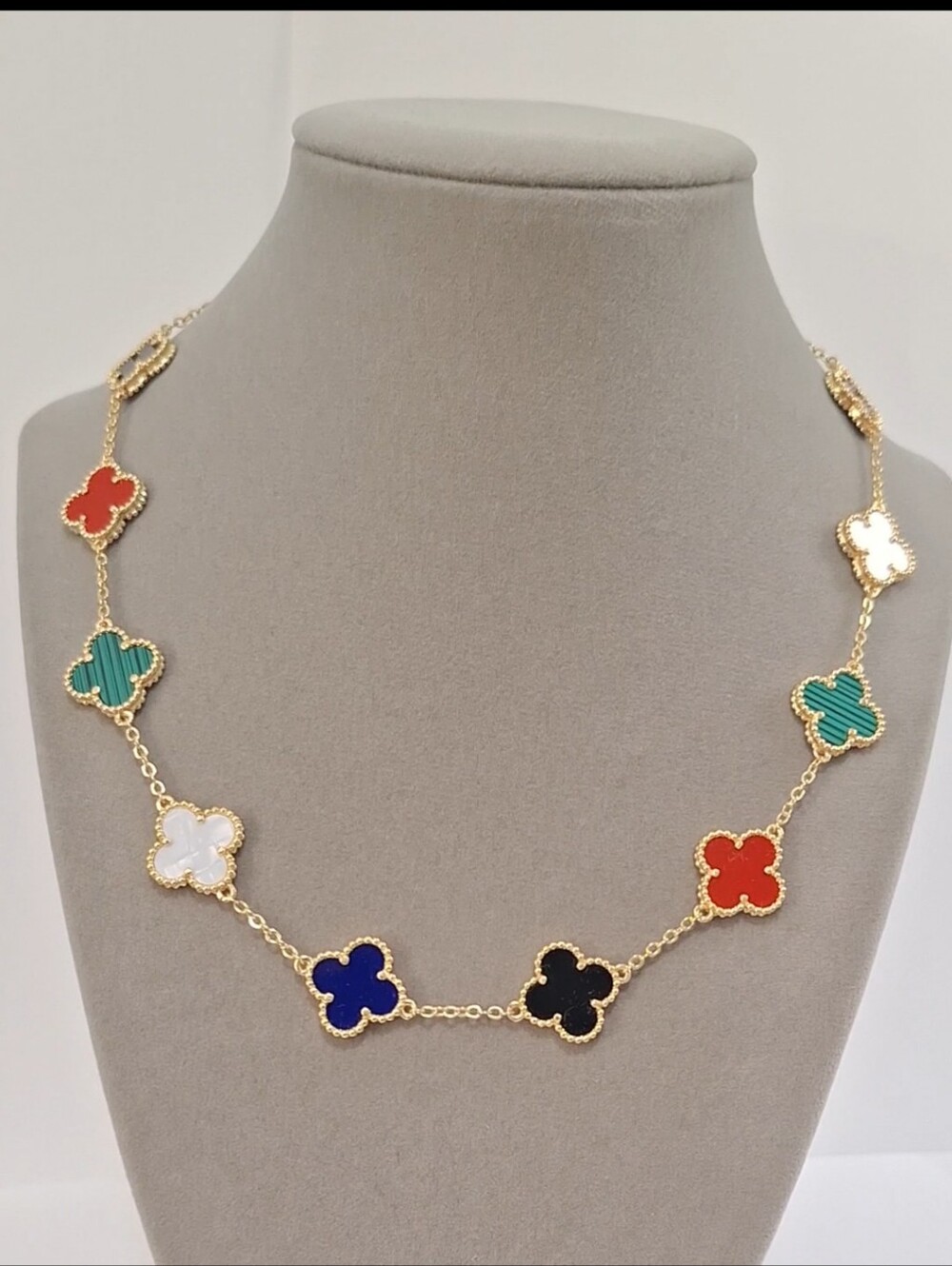 Multicolors clovers necklace
